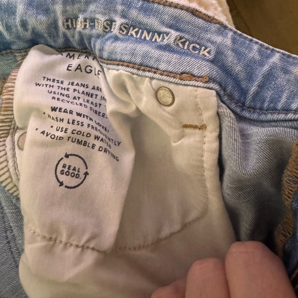 Distressed AE High Rise Skinny Kick - Picture 2 of 3